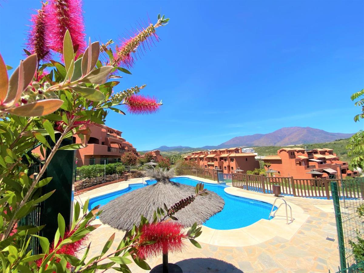 Sea View Penthouse Apartment With Hot Tub - Casa Bella Vista, Buenas Noches , Estepona Exteriér fotografie
