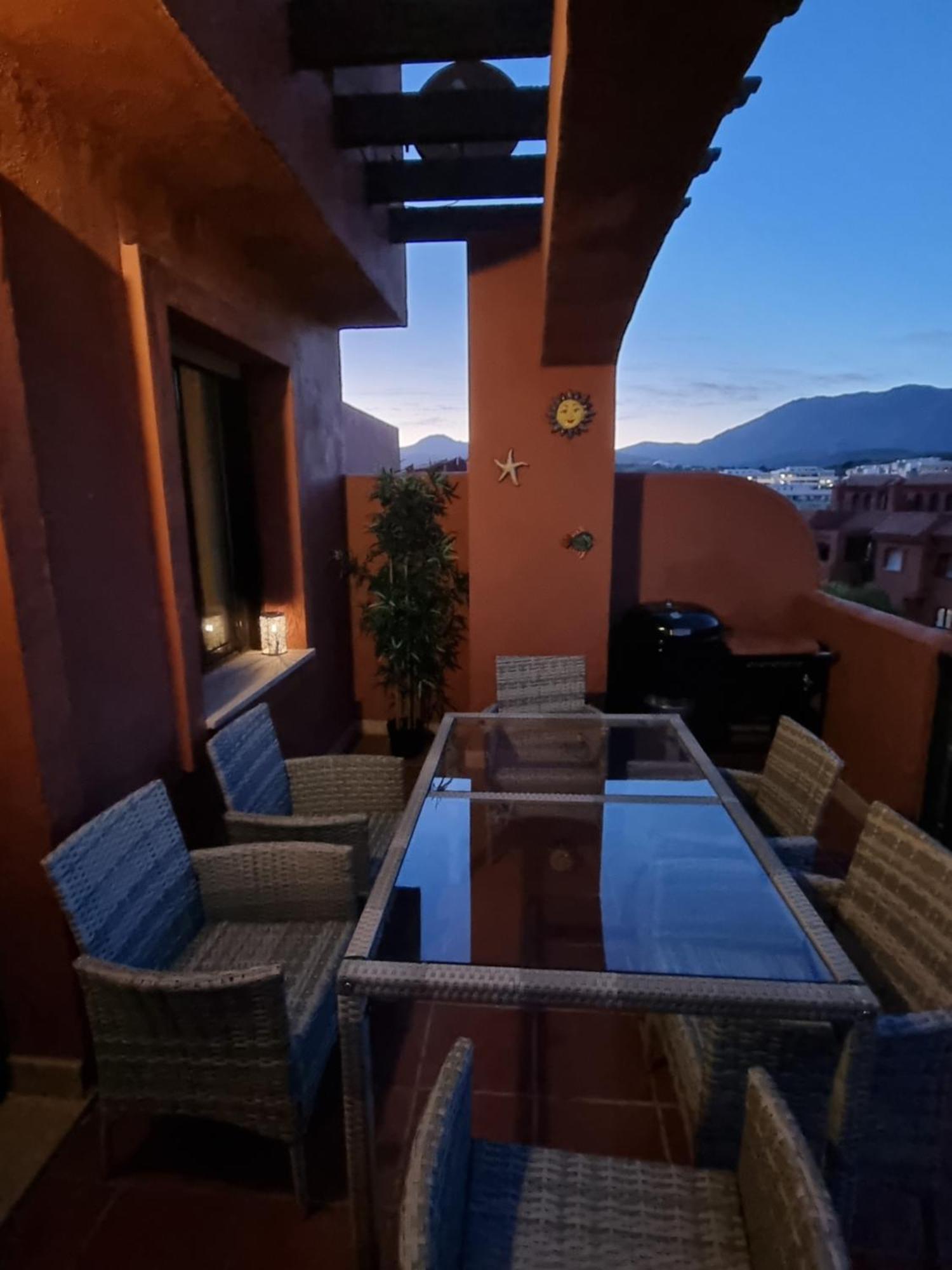 Sea View Penthouse Apartment With Hot Tub - Casa Bella Vista, Buenas Noches , Estepona Exteriér fotografie